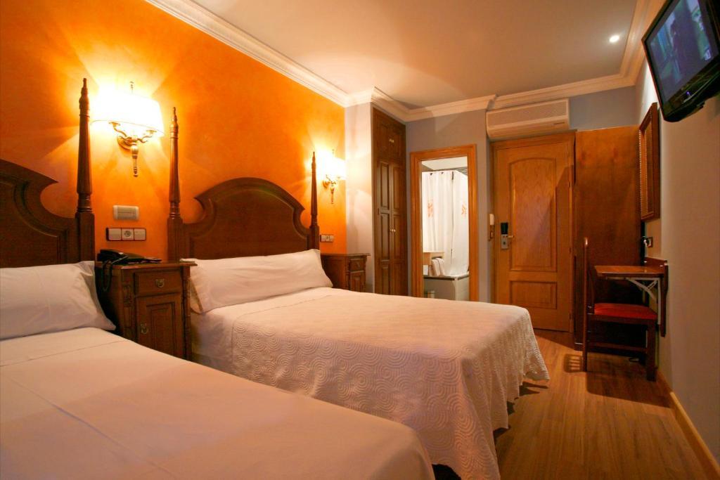 ホテル オスタル ヴィクトリア II マドリード 部屋 写真